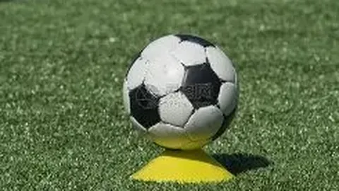 “多特蒙德第11轮赛事：4-0完胜弗赖堡，精彩集锦回顾”