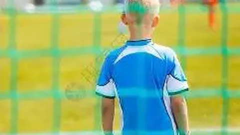 雷克瑟姆并肩曼城！雷諾茲与麦克亨尼共创辉煌篇章！菲尔帕金赞颂卓越成就！